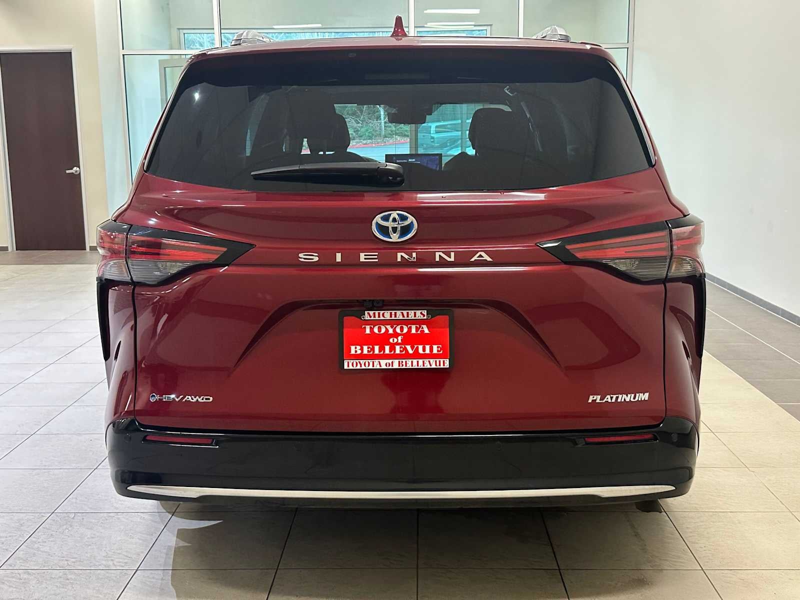 2025 Toyota Sienna Platinum