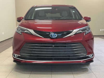 2025 Toyota Sienna Platinum