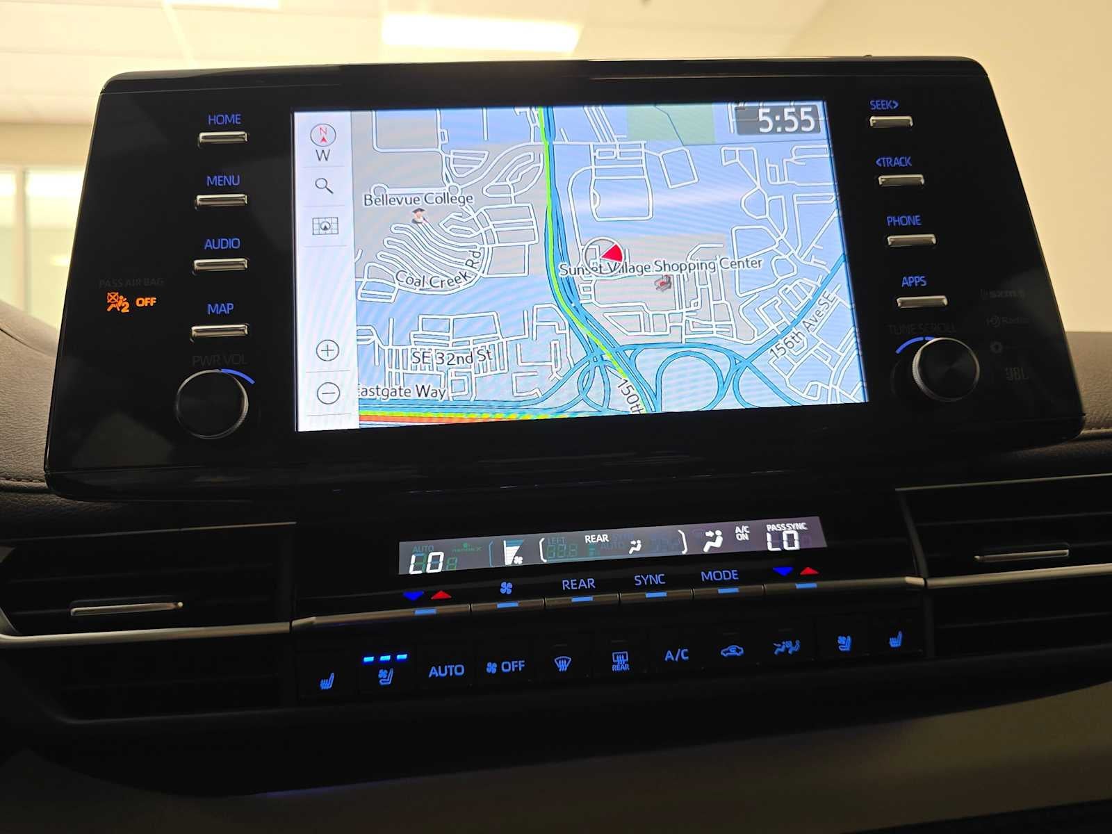 2024 Toyota Sienna Platinum