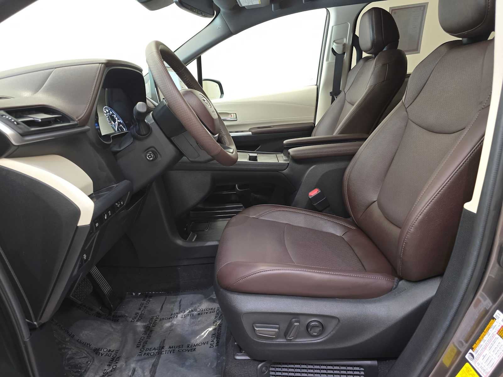 2024 Toyota Sienna Platinum