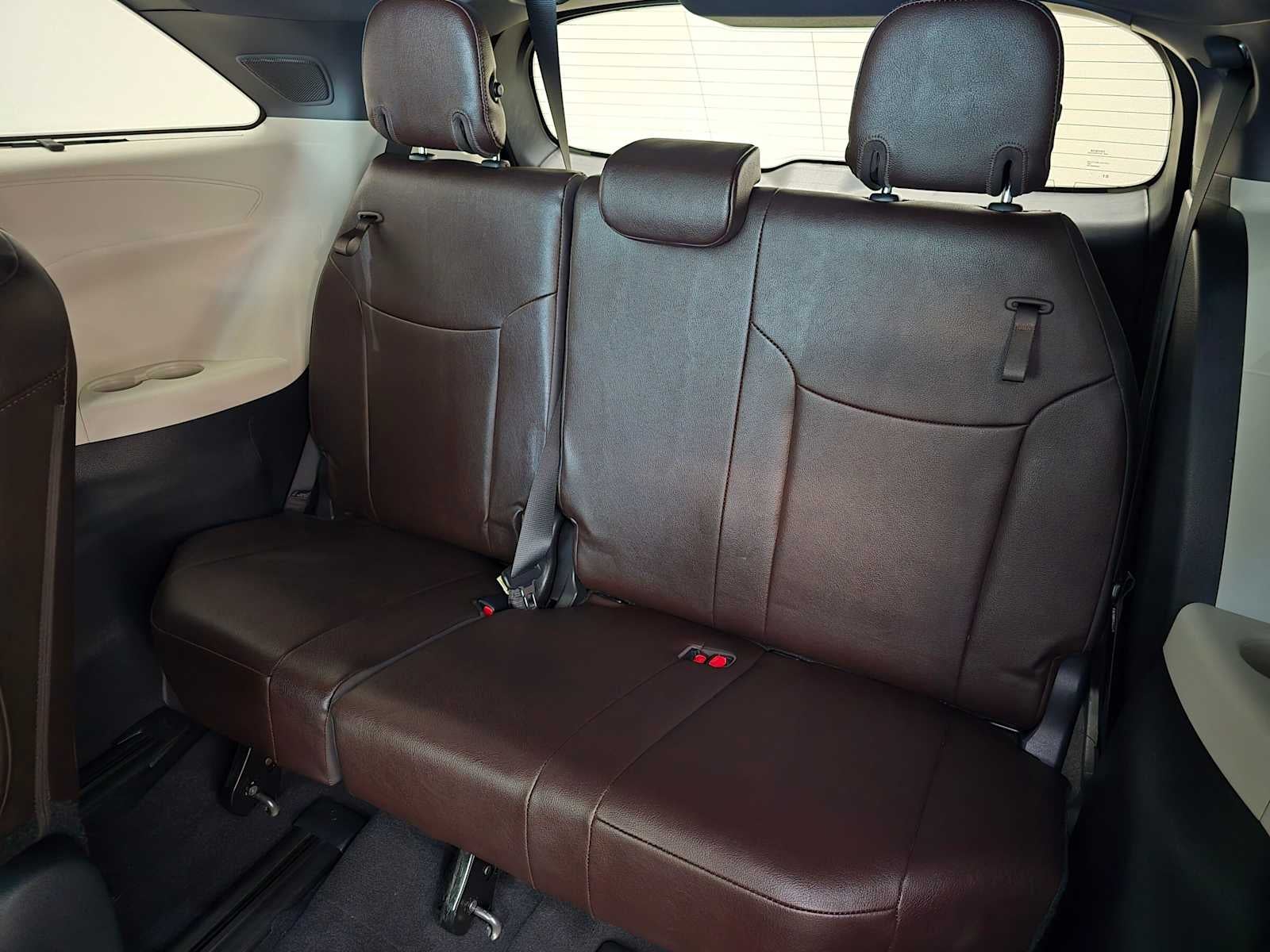 2024 Toyota Sienna Platinum