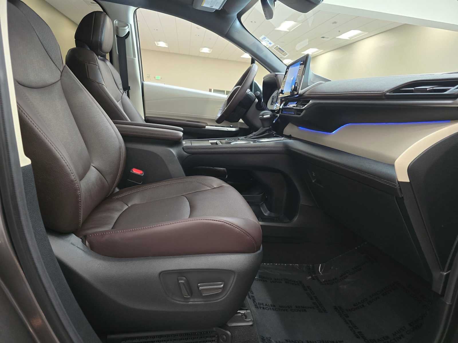 2024 Toyota Sienna Platinum