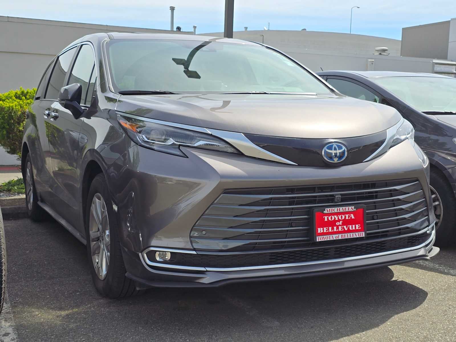 2024 Toyota Sienna Platinum