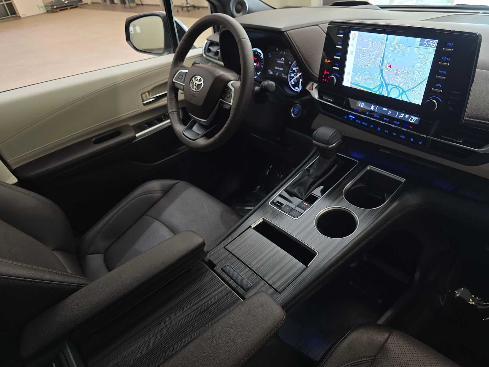 2024 Toyota Sienna Platinum