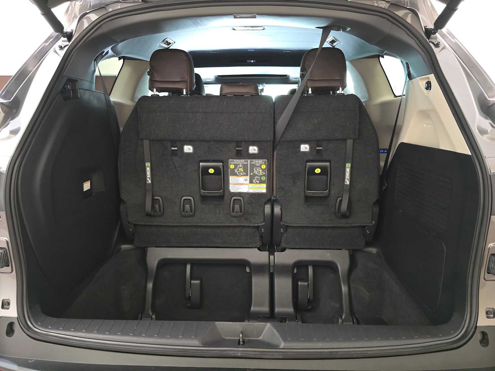 2024 Toyota Sienna Platinum