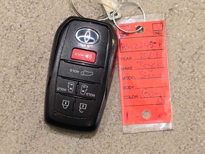 2024 Toyota Sienna Platinum