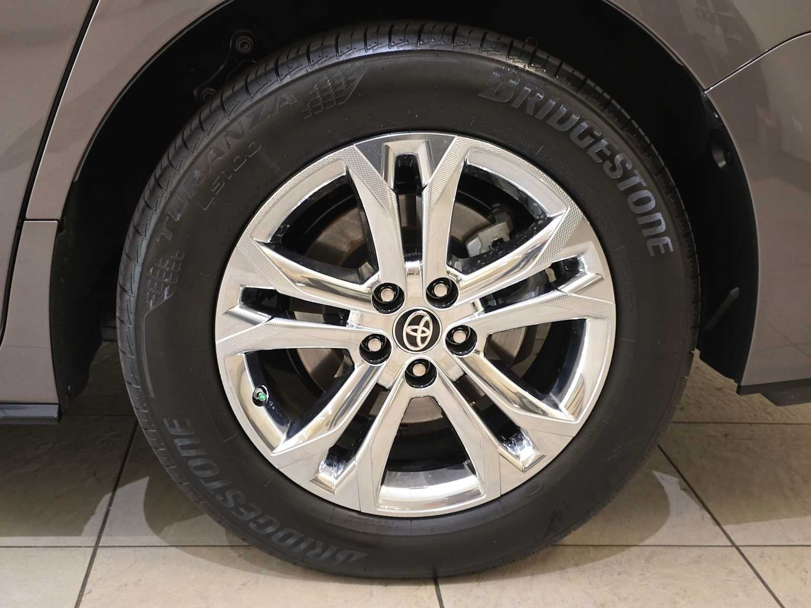2024 Toyota Sienna Platinum