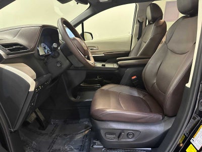 2022 Toyota Sienna Platinum