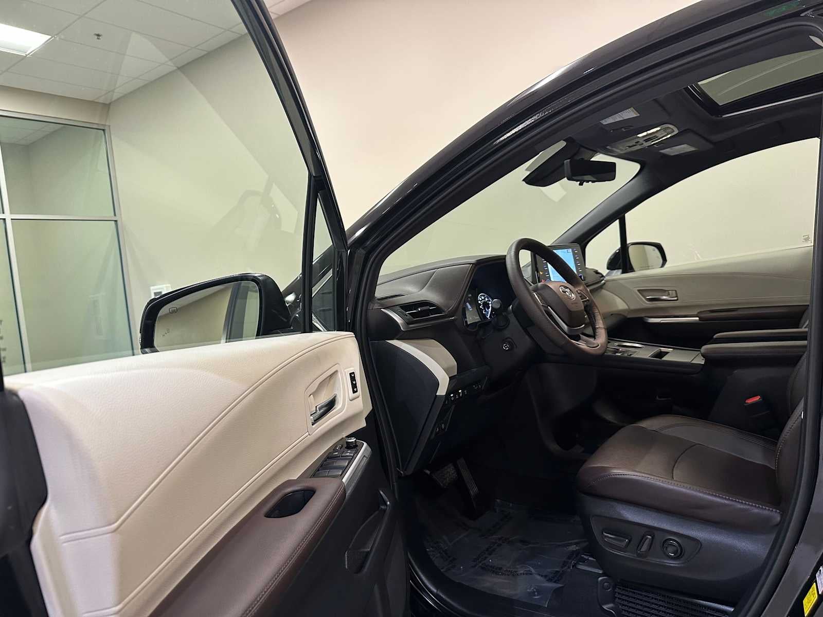 2022 Toyota Sienna Platinum