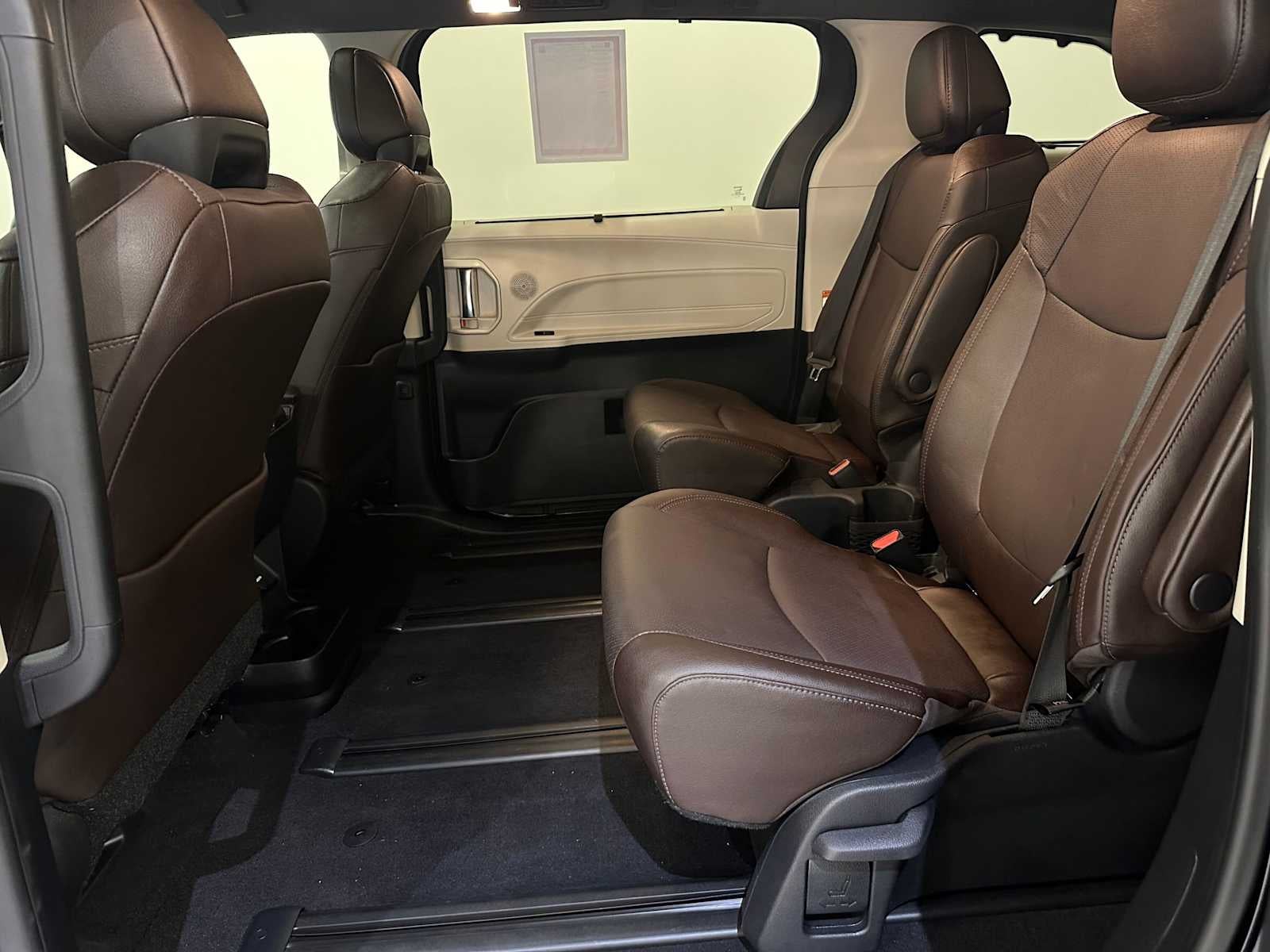 2022 Toyota Sienna Platinum