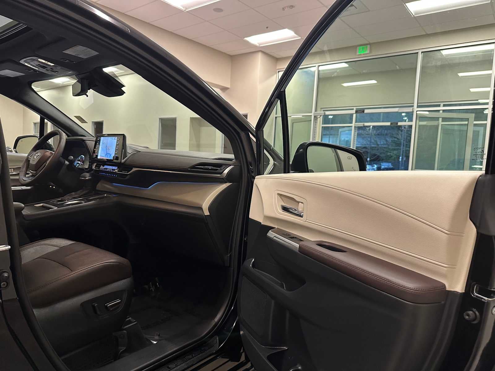 2022 Toyota Sienna Platinum