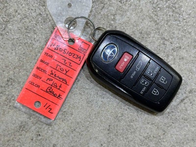 2022 Toyota Sienna Platinum