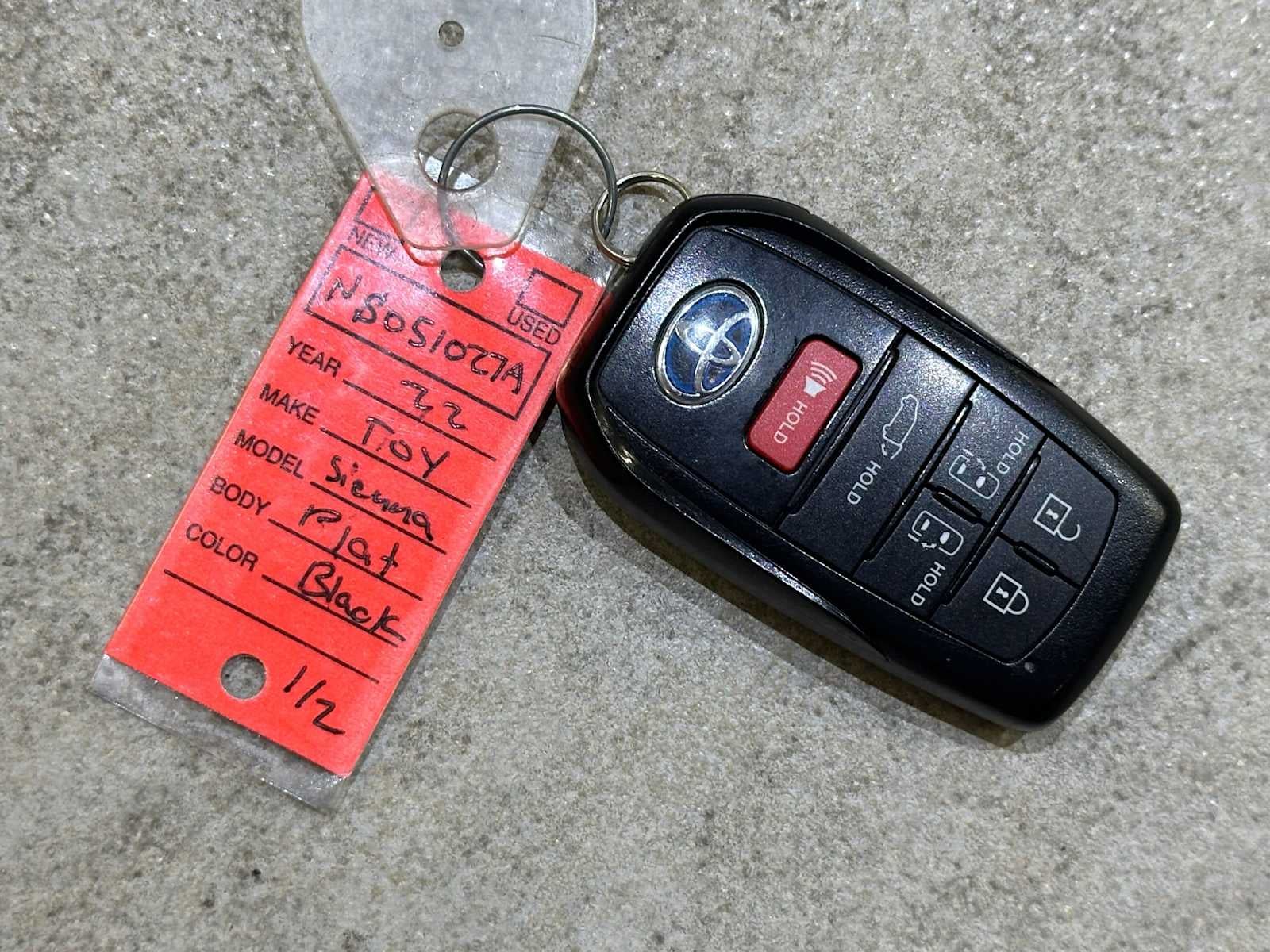 2022 Toyota Sienna Platinum