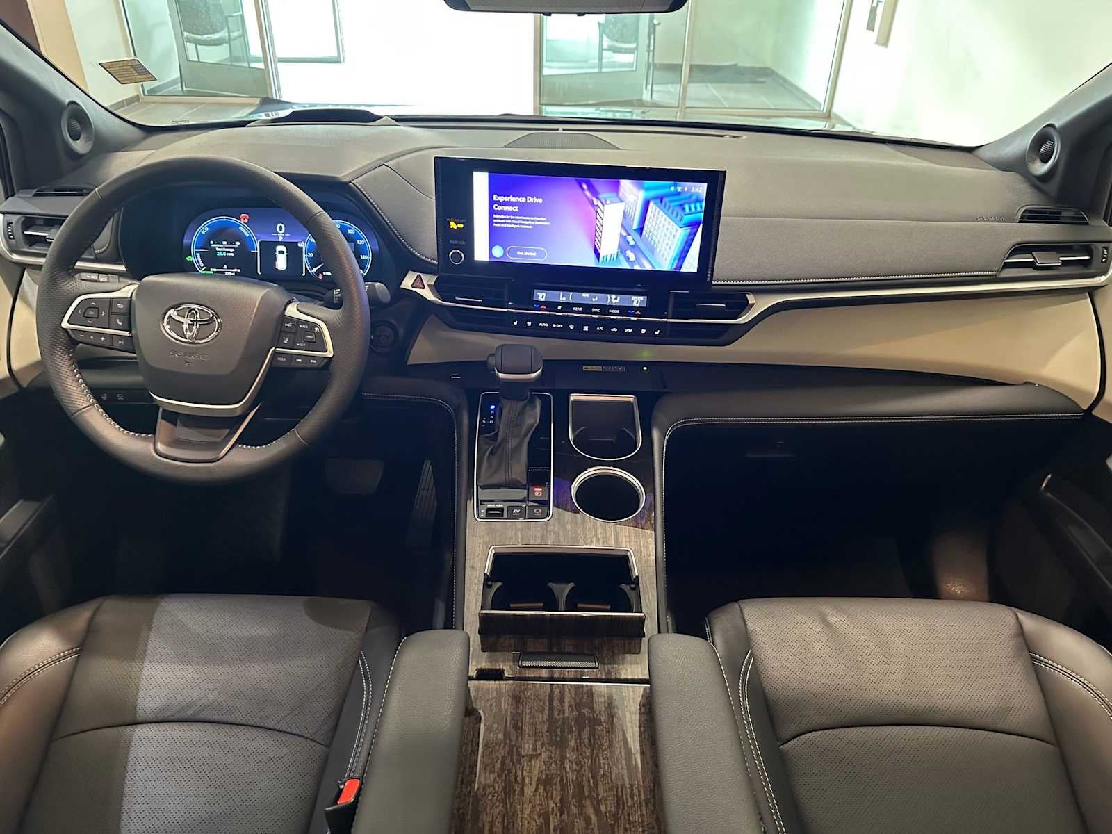 2025 Toyota Sienna Platinum