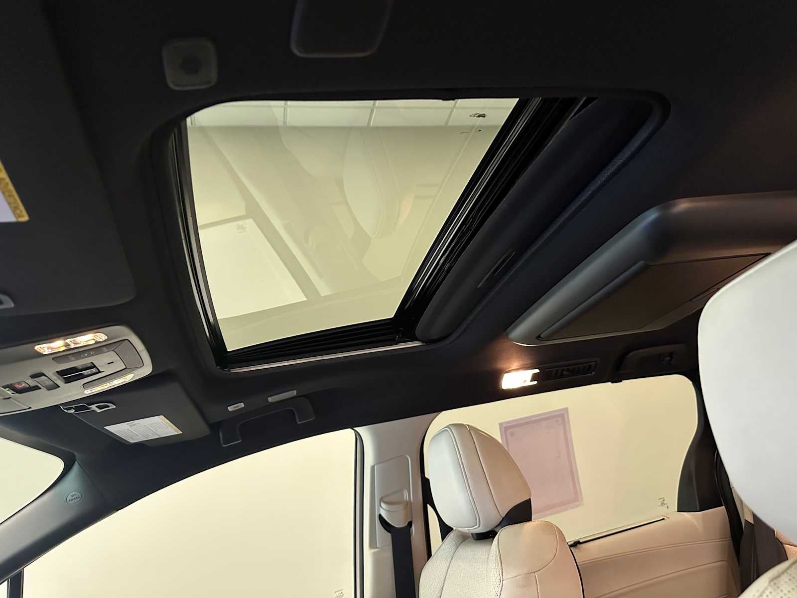 2025 Toyota Sienna Platinum