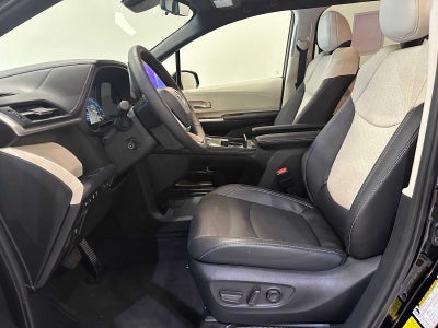 2025 Toyota Sienna Platinum