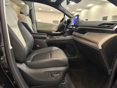 2025 Toyota Sienna Platinum