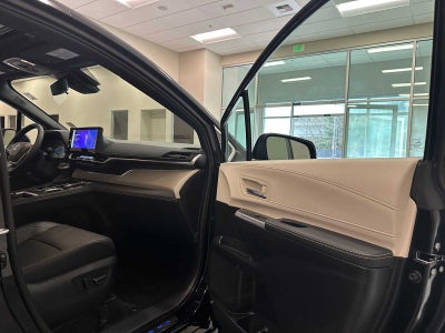 2025 Toyota Sienna Platinum