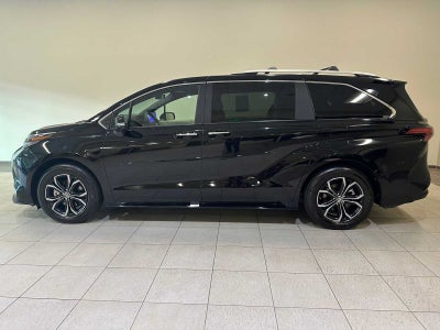 2025 Toyota Sienna Platinum