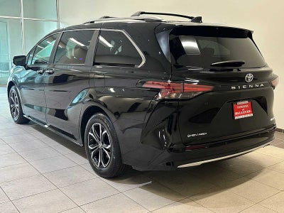 2025 Toyota Sienna Platinum