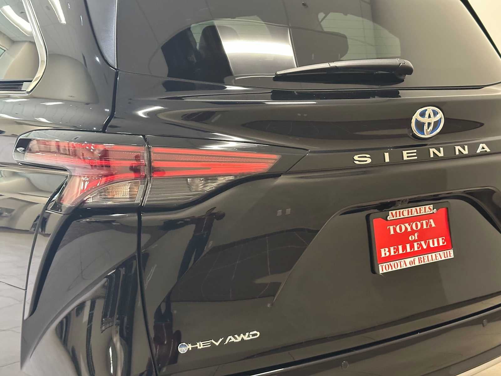 2025 Toyota Sienna Platinum