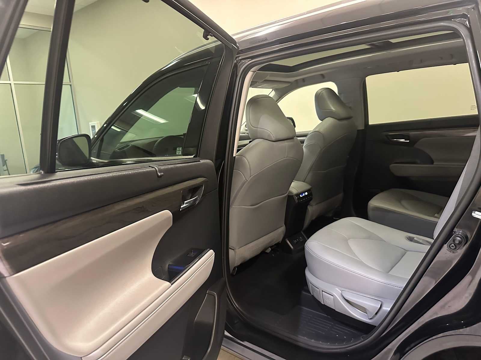 2020 Toyota Highlander Platinum