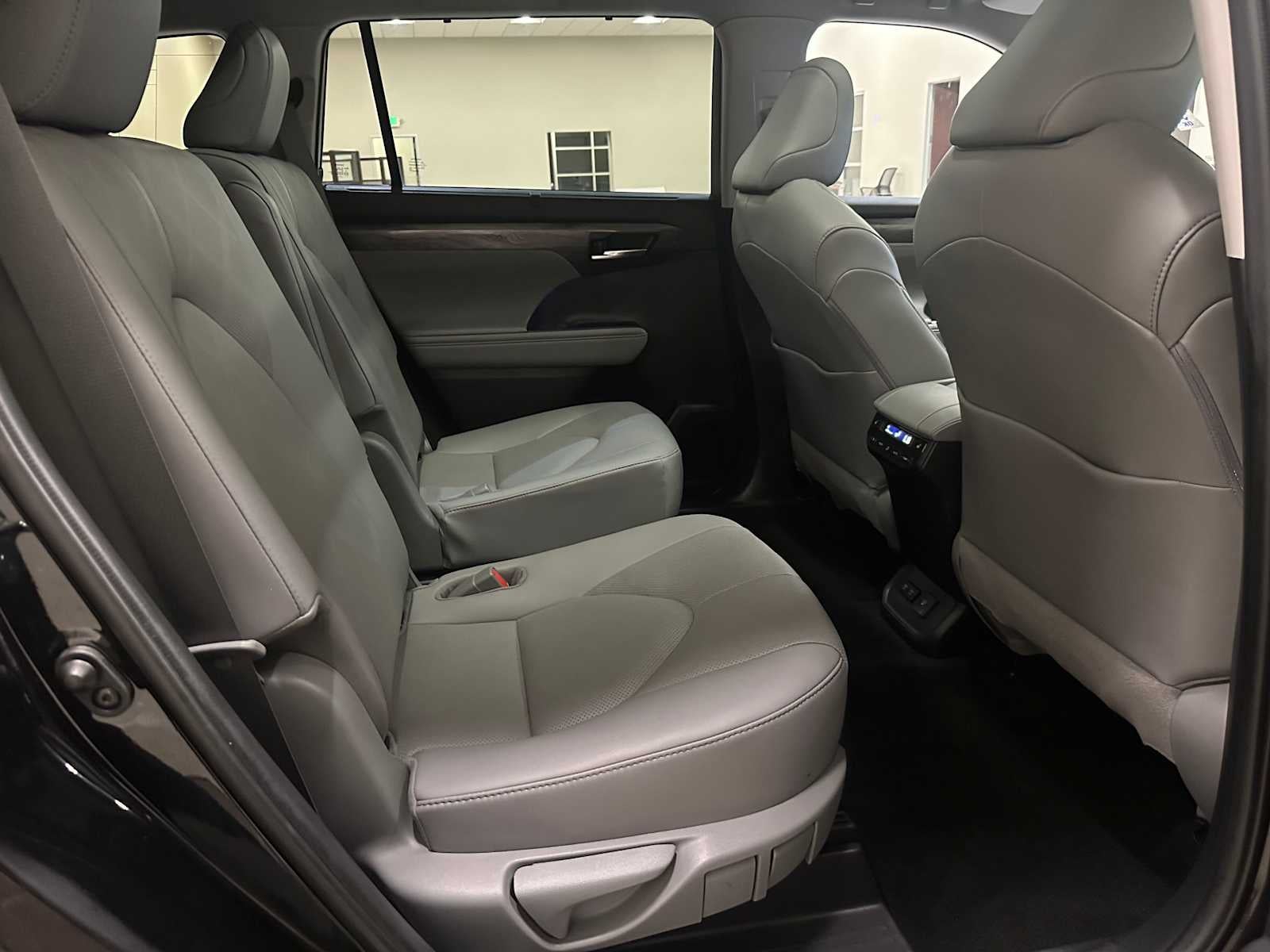 2020 Toyota Highlander Platinum