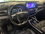 2025 Toyota Highlander Hybrid XLE