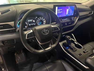 2025 Toyota Highlander Hybrid XLE