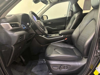 2025 Toyota Highlander Hybrid XLE