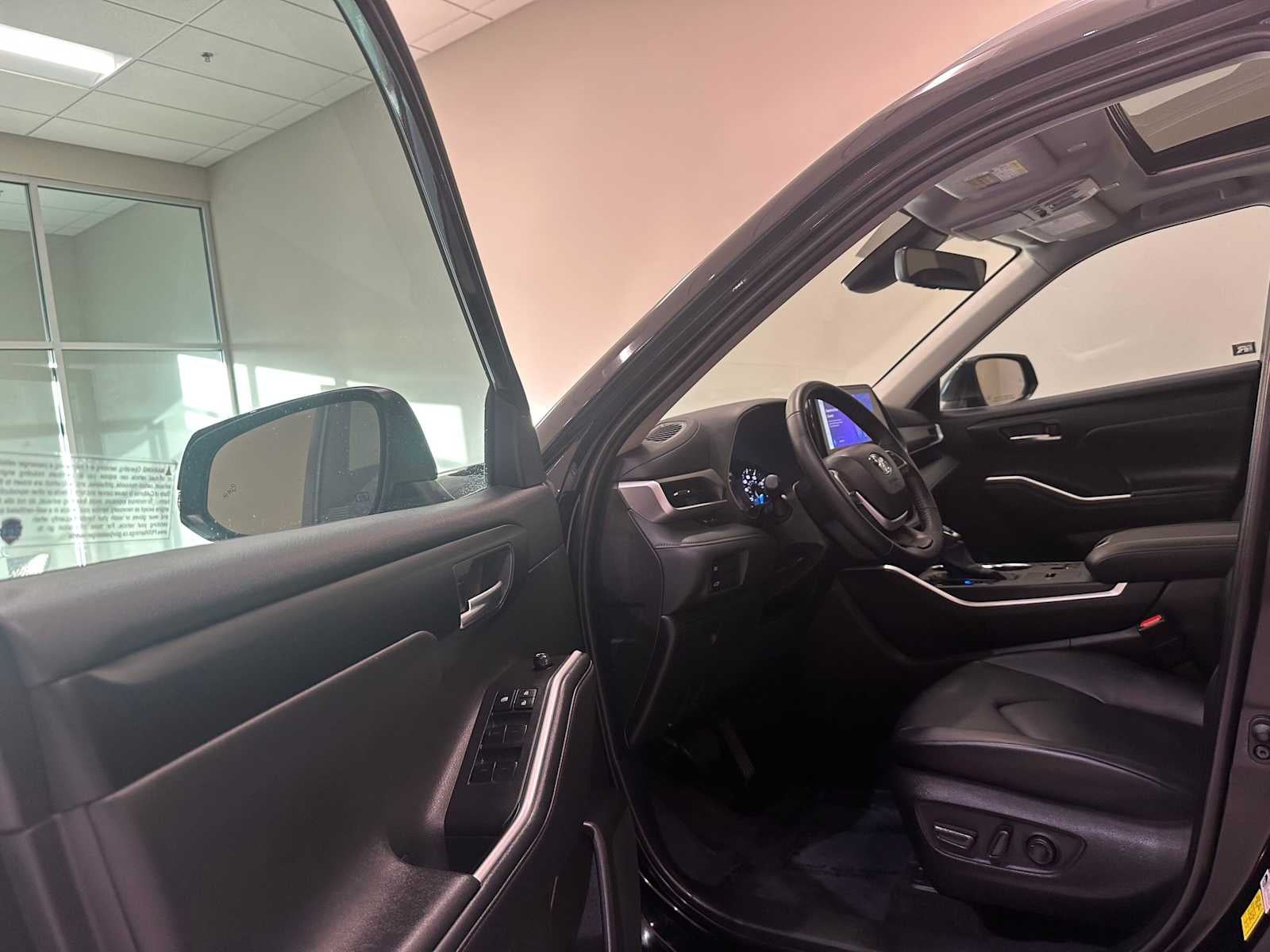 2025 Toyota Highlander Hybrid XLE