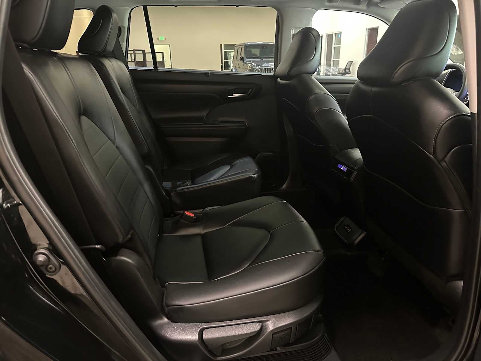 2025 Toyota Highlander Hybrid XLE