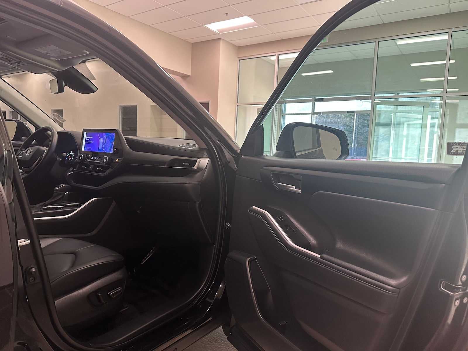 2025 Toyota Highlander Hybrid XLE