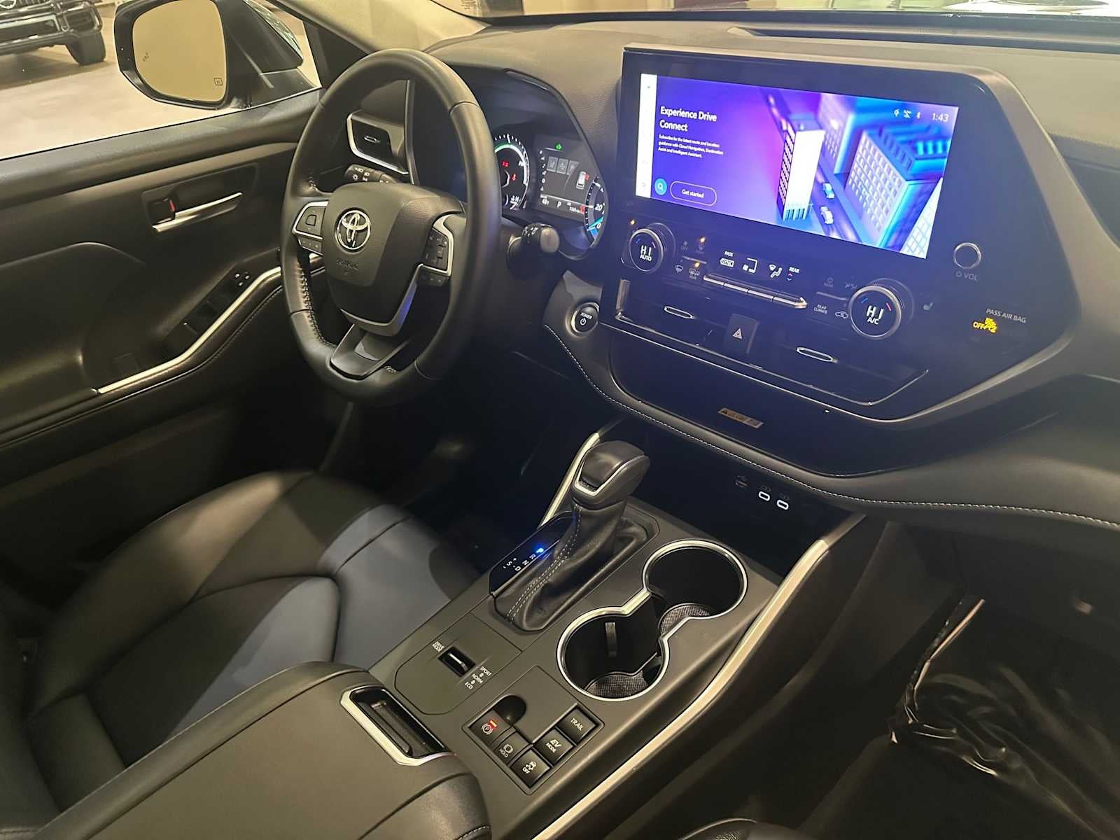 2025 Toyota Highlander Hybrid XLE