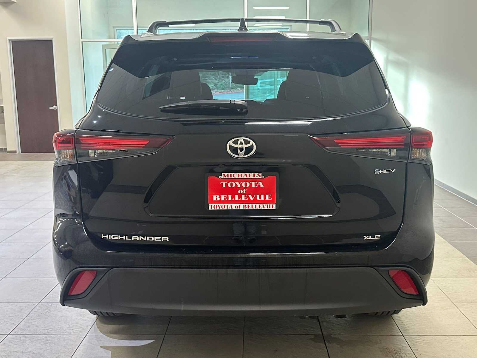 2025 Toyota Highlander Hybrid XLE