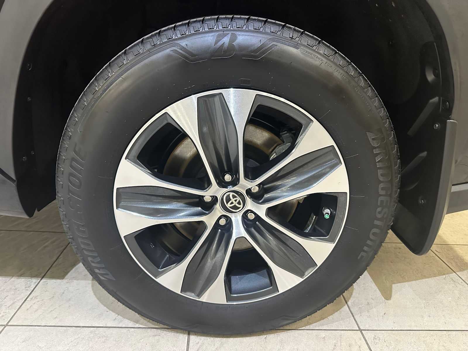 2025 Toyota Highlander Hybrid XLE