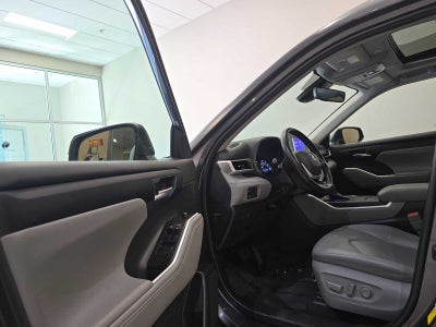 2023 Toyota Highlander Hybrid XLE