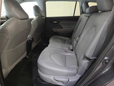 2023 Toyota Highlander Hybrid XLE