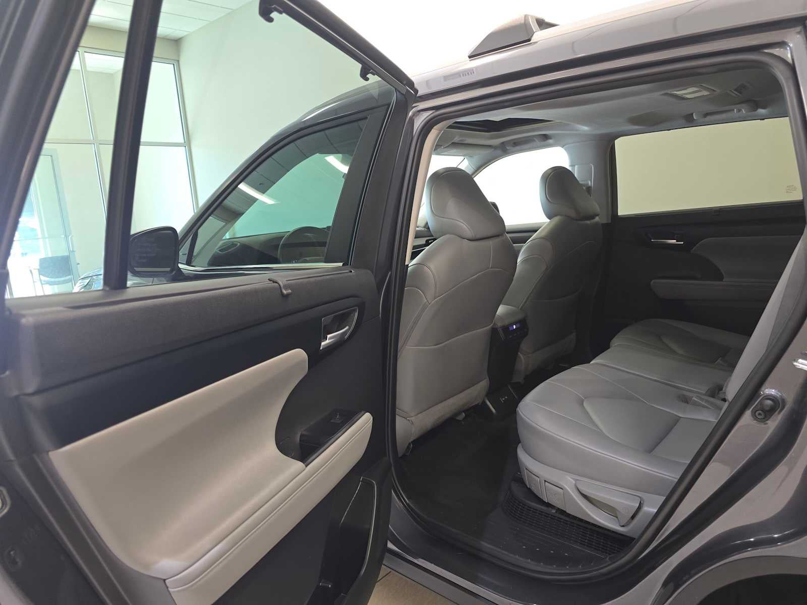2023 Toyota Highlander Hybrid XLE