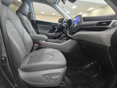 2023 Toyota Highlander Hybrid XLE
