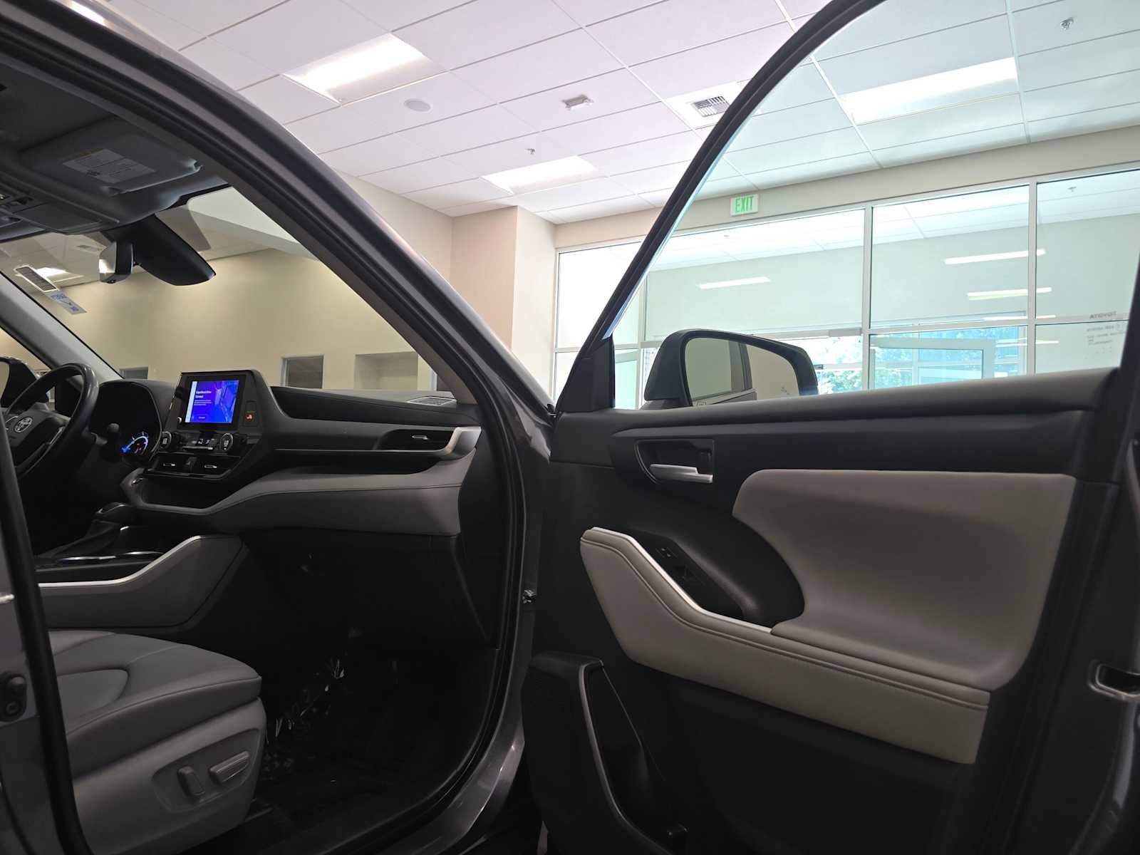 2023 Toyota Highlander Hybrid XLE
