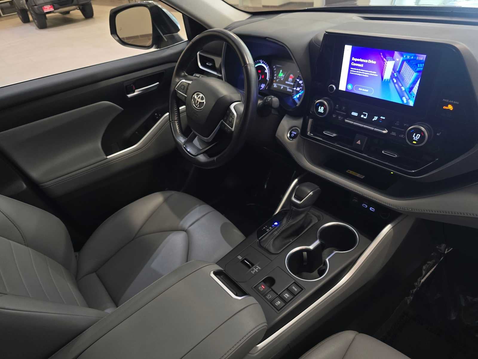 2023 Toyota Highlander Hybrid XLE