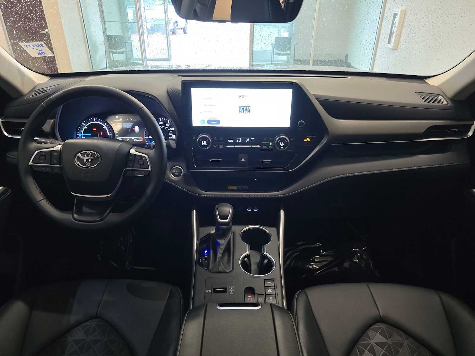 2025 Toyota Highlander Hybrid XLE Nightshade