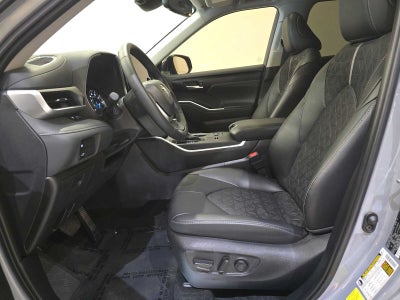 2025 Toyota Highlander Hybrid XLE Nightshade