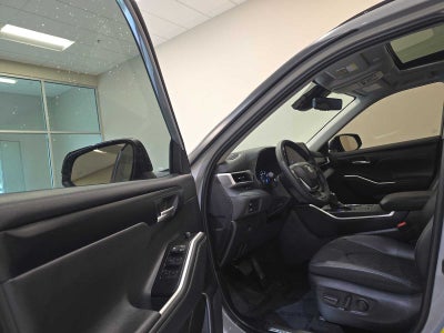 2025 Toyota Highlander Hybrid XLE Nightshade