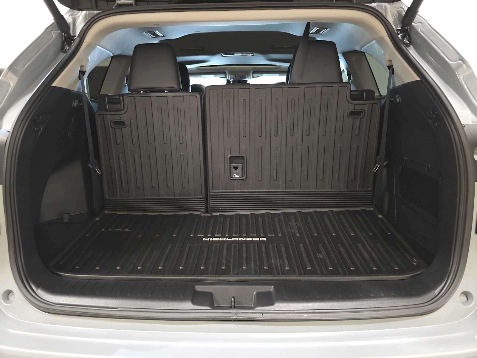 2025 Toyota Highlander Hybrid XLE Nightshade