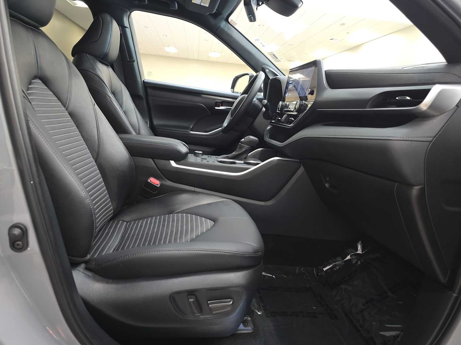 2025 Toyota Highlander XSE