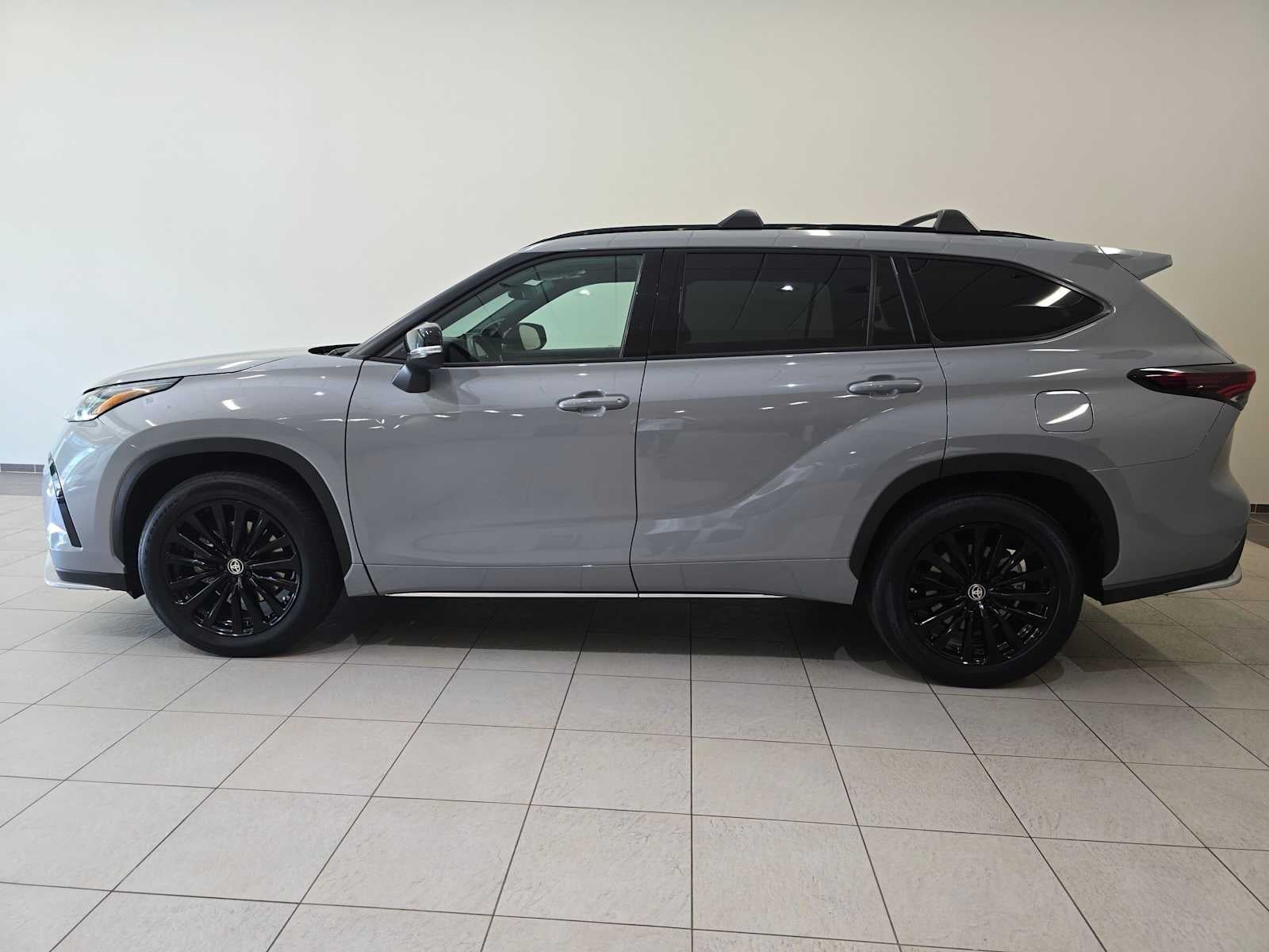 2025 Toyota Highlander XSE