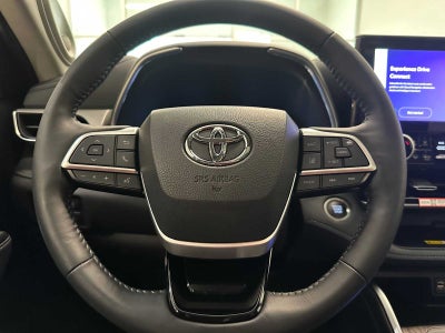 2025 Toyota Highlander Platinum
