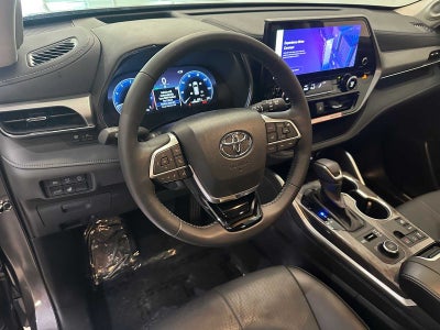 2025 Toyota Highlander Platinum
